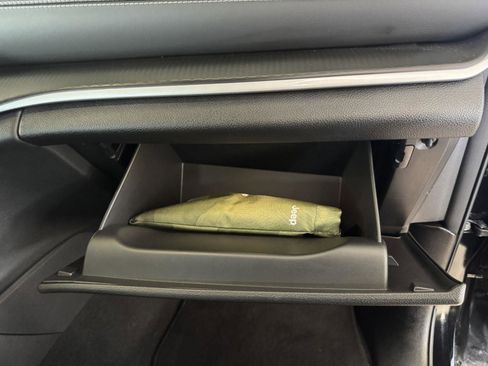 Used 2025 Jeep Grand Cherokee Laredo X w/ Luxury Tech Group I image 40