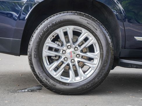 Used 2024 GMC Yukon SLT AWD/4WD image 8