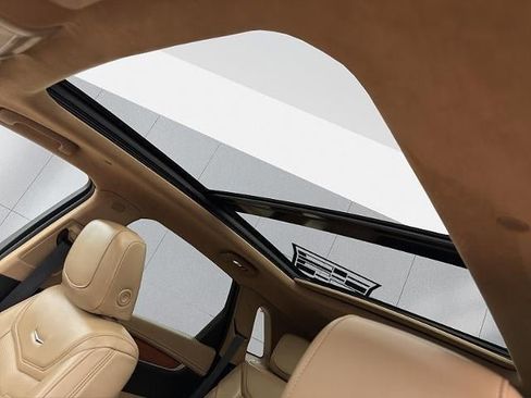 Used 2018 Cadillac XT5 Platinum w/ Driver Assist Package AWD/4WD image 40