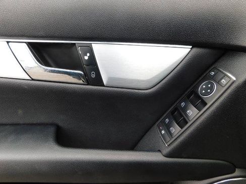 Used 2011 Mercedes-Benz C 300 Sedan image 12