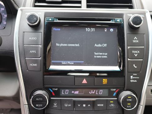 Used 2016 Toyota Camry XLE FWD image 28