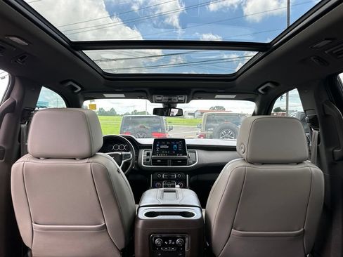 Used 2021 Chevrolet Tahoe LT w/ LT Signature Package RWD image 19