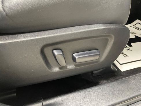 Used 2016 Toyota Highlander Limited AWD/4WD image 29