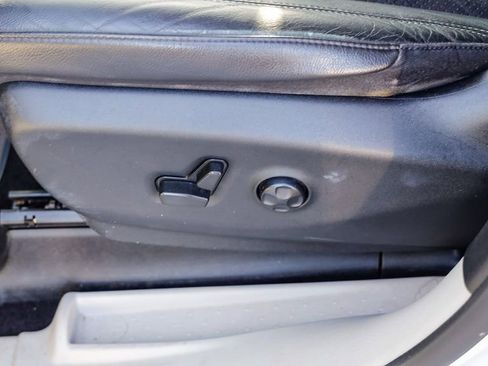 Used 2022 Chrysler Pacifica Touring-L FWD image 26