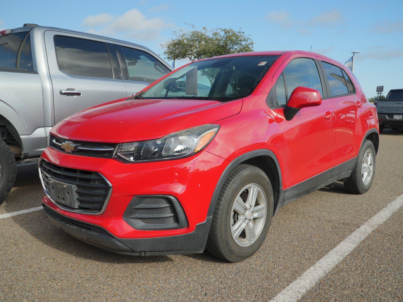 Used 2020 Chevrolet Trax LS w/ Tint and Cruise Package FWD image 5