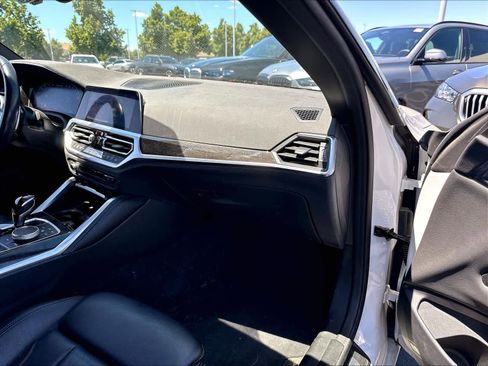 Used 2022 BMW M440i Convertible w/ Premium Package RWD image 27