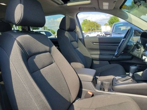 Certified 2025 Honda CR-V EX image 7