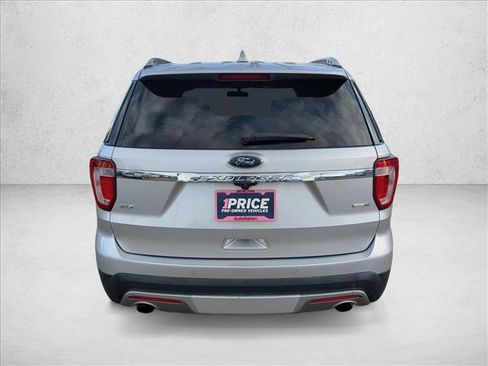 Used 2016 Ford Explorer XLT w/ Equipment Group 202A image 7