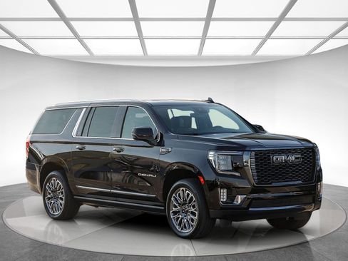 Used 2024 GMC Yukon XL Denali Ultimate image 5