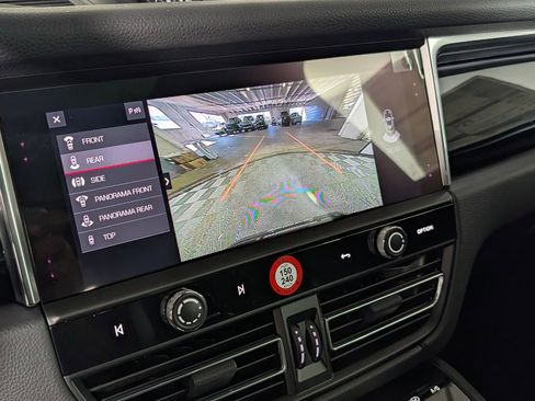 New 2026 Porsche Macan image 32