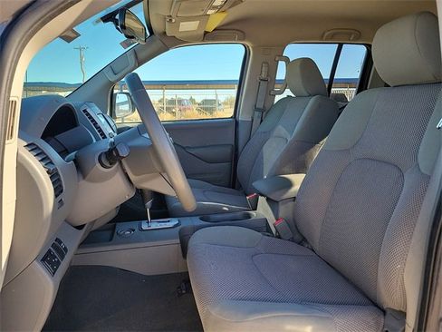 Used 2021 Nissan Frontier SV w/ Midnight Edition Floor Mats image 12