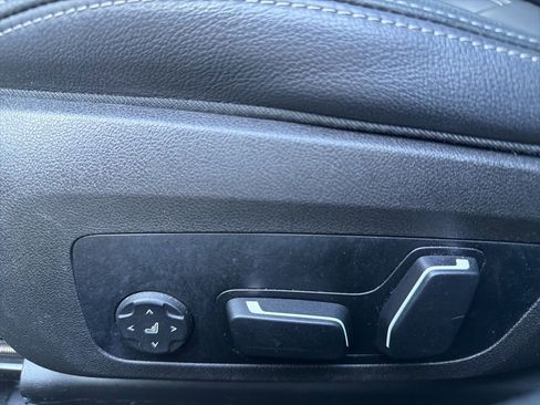 Used 2025 BMW 330i xDrive Sedan image 19