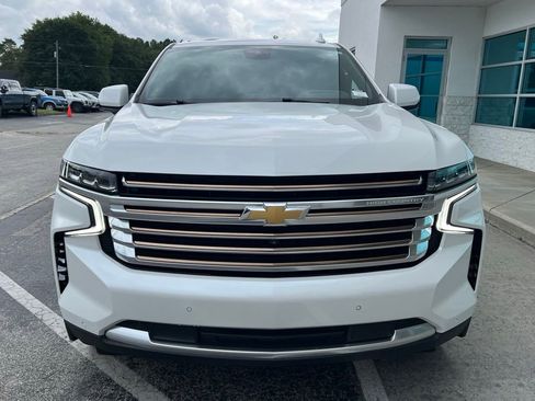Used 2023 Chevrolet Suburban High Country w/ Premium Package 2 AWD/4WD image 5