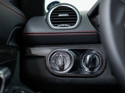 Certified 2025 Porsche 718 Cayman GTS RWD image 27