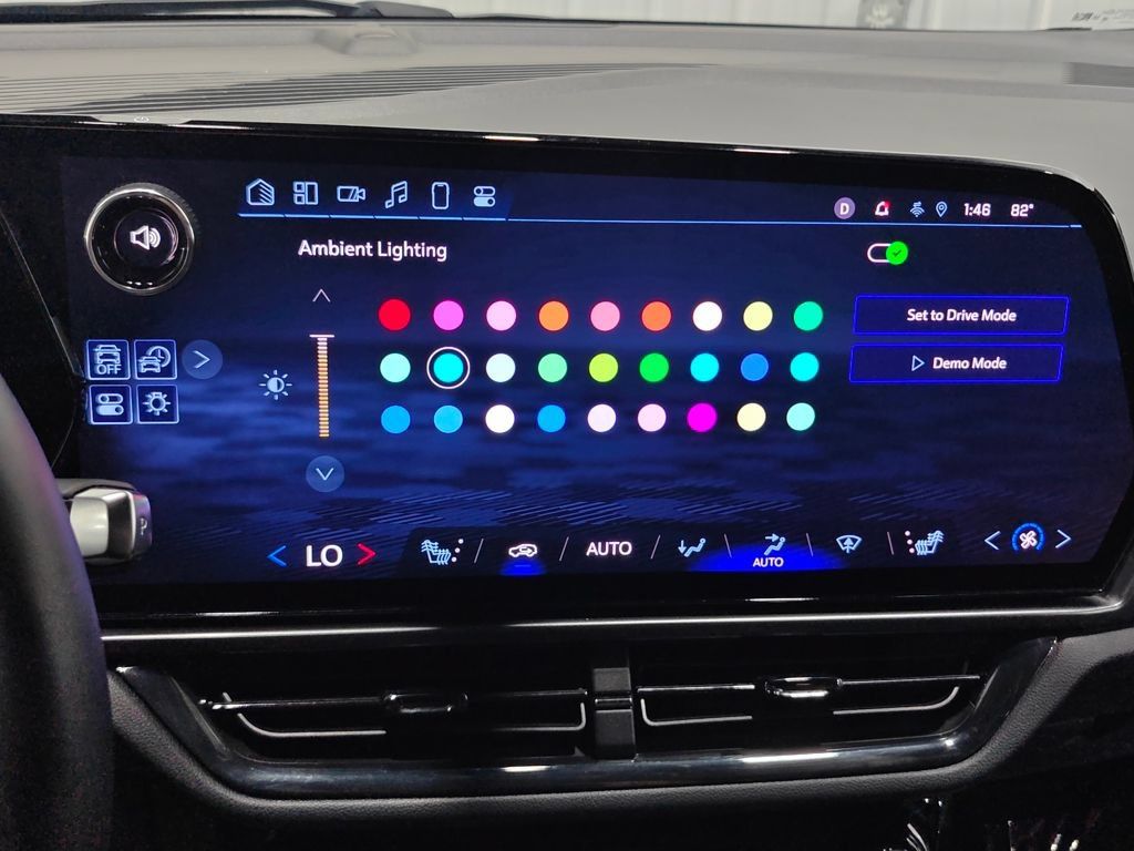 Used 2024 Chevrolet Equinox EV RS FWD image 39