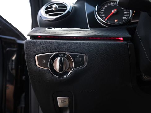 Used 2019 Mercedes-Benz E 300 4MATIC image 23