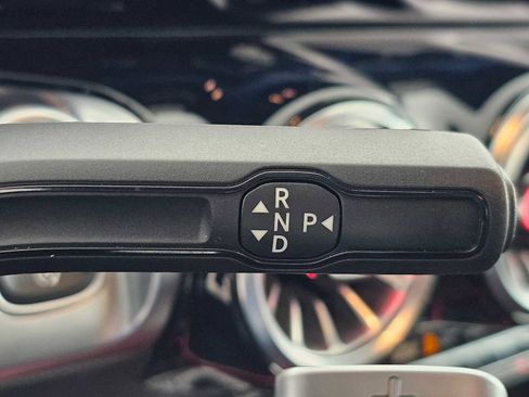 Certified 2025 Mercedes-Benz GLB 250 image 30