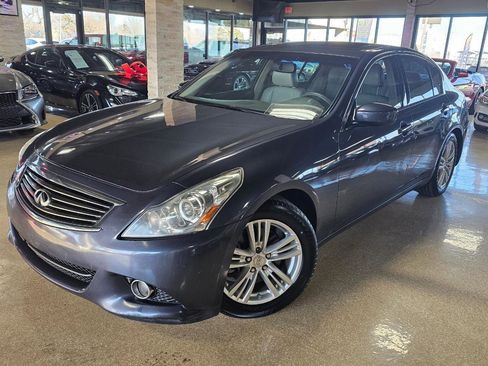 Used 2010 INFINITI G37 Journey w/ Premium Pkg image 3