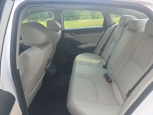Used 2021 Honda Accord Touring image 14