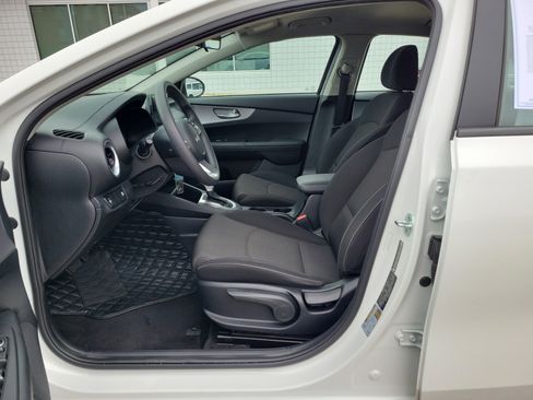 Used 2022 Kia Forte FE image 15