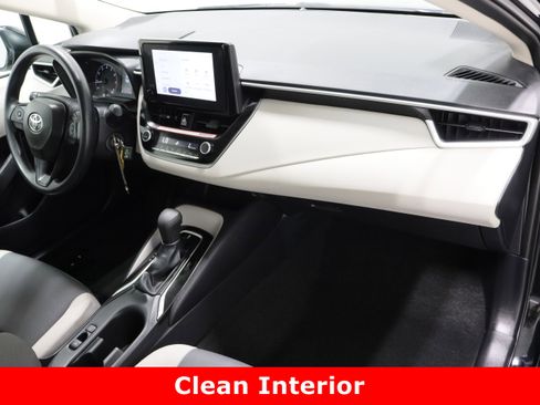 Certified 2025 Toyota Corolla LE image 32