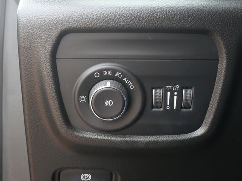 Used 2022 Jeep Grand Cherokee Overland image 21