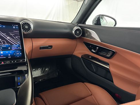 Certified 2025 Mercedes-Benz AMG GT 43 image 30