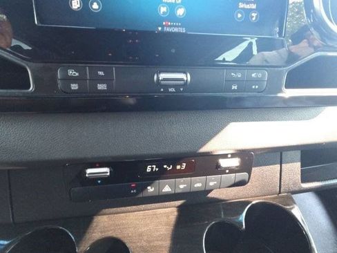 Used 2022 Mercedes-Benz Sprinter 2500 image 34