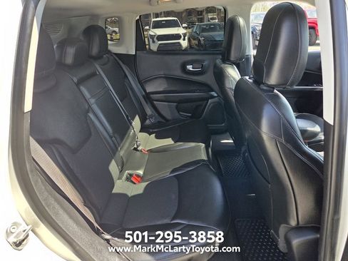 Used 2018 Jeep Compass Latitude w/ Popular Equipment Group AWD/4WD image 11