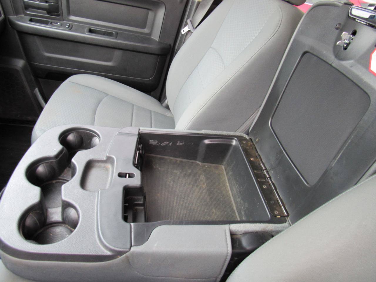 Used 2020 RAM 1500 Tradesman w/ Chrome Appearance Group RWD image 20