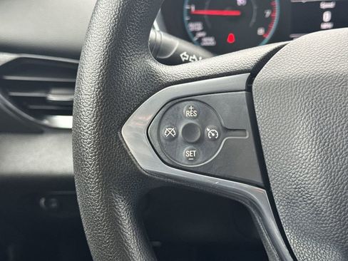 Used 2021 Chevrolet Traverse LS image 19