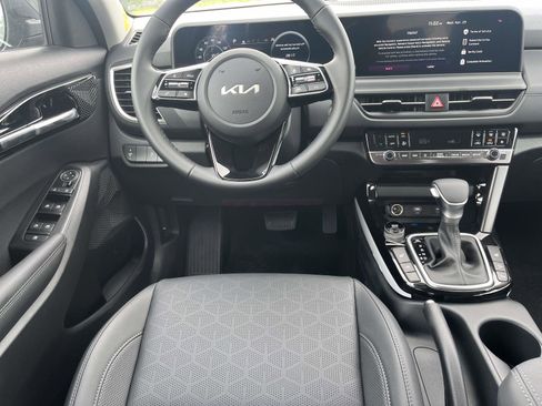 New 2026 Kia Seltos S FWD image 10