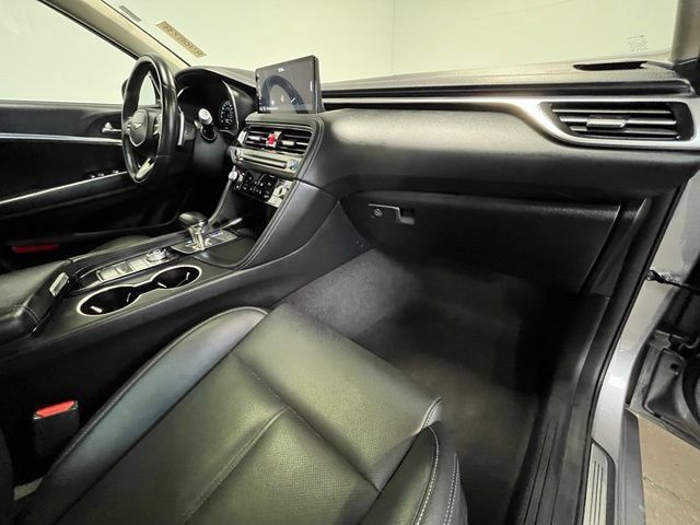 Used 2025 Genesis G70 2.5T RWD image 10