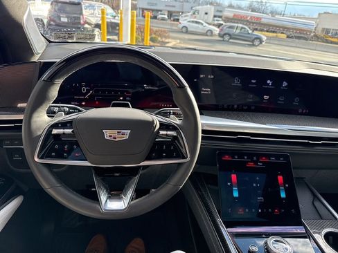 Used 2025 Cadillac Escalade V image 41