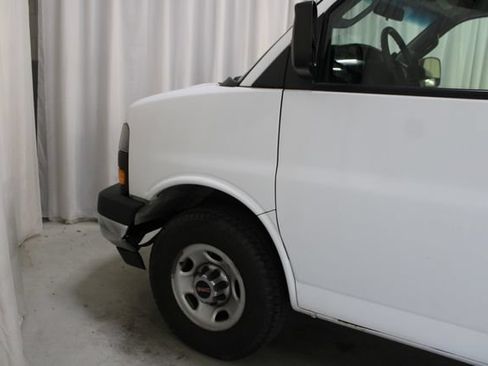 Used 2018 GMC Savana 2500 Extended RWD image 34