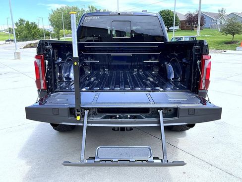 Used 2025 Ford F150 Raptor AWD/4WD image 22