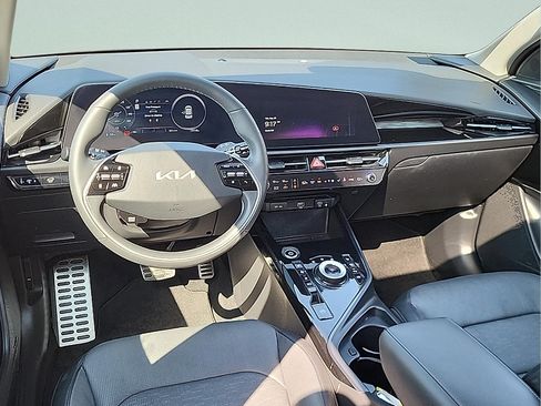 Used 2023 Kia Niro Wave w/ Wave Preserve Package FWD image 17