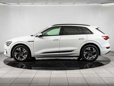Used 2021 Audi e-tron Premium w/ Convenience Plus Package image 12
