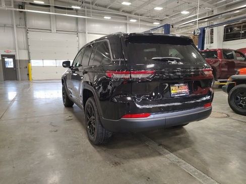 New 2026 Jeep Grand Cherokee Laredo image 5
