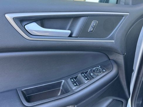 Used 2024 Ford Edge SEL w/ Convenience Package AWD/4WD image 3