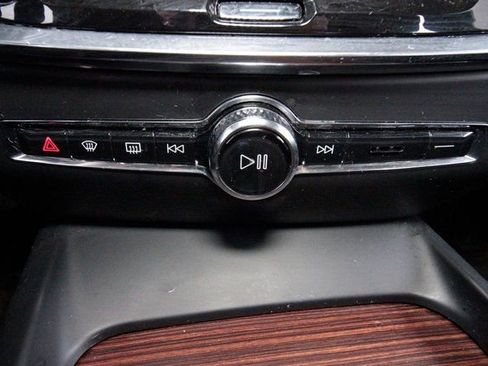 Used 2021 Volvo S60 T5 Momentum w/ Premium Package image 15