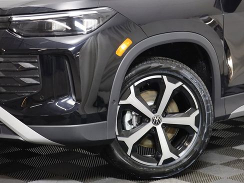 New 2026 Volkswagen Tiguan SE image 4