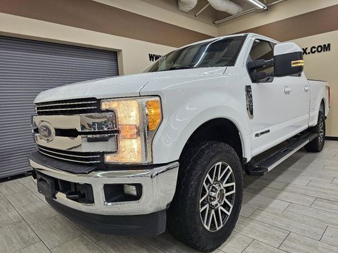Used 2017 Ford F250 Lariat w/ Lariat Value Package image 2