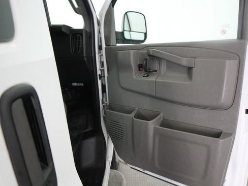 Used 2019 GMC Savana 2500 w/ Driver Convenience Package RWD image 32