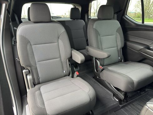 Used 2023 Chevrolet Traverse LT image 46