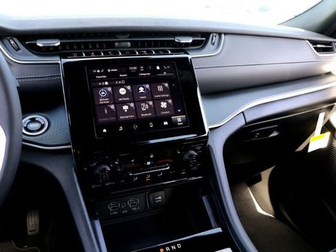 New 2025 Jeep Grand Cherokee L Altitude RWD image 13