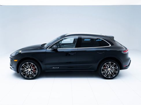 New 2026 Porsche Macan S image 2