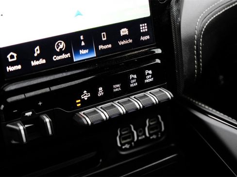 Used 2022 RAM 1500 Limited w/ Bed Utility Group image 26