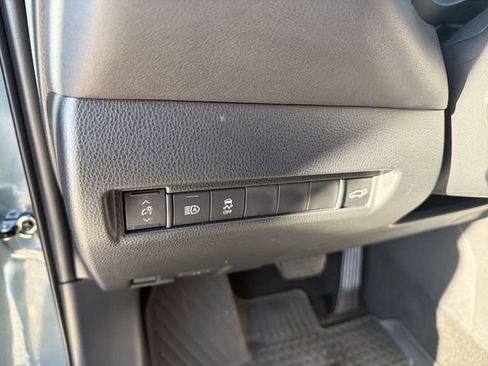 Certified 2024 Toyota Venza XLE image 11