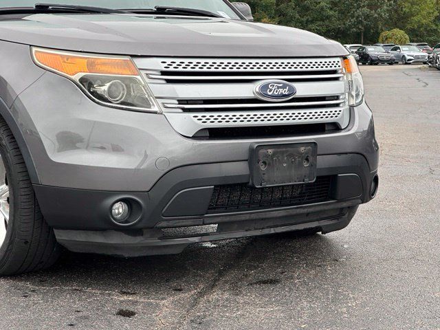 Used 2014 Ford Explorer XLT w/ Equipment Group 202A AWD/4WD image 2